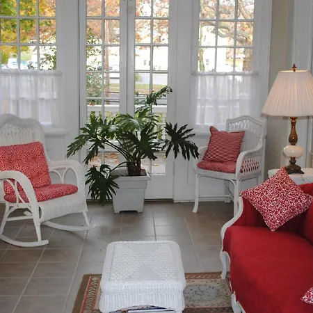 Trinkle Mansion Bed & Breakfast-2