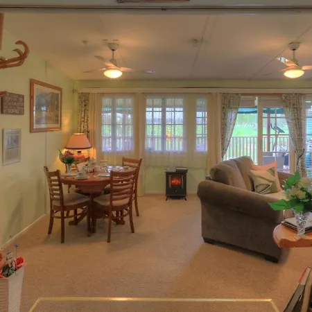 Andavine House - Bed & Breakfast-3