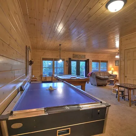 Aska Adventure Lodge- Big Game Room | Outdoor Fireplace | Firepit | Hot Tub-3