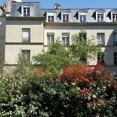 Assia & Nathalie - Luxury B&B Marais-3