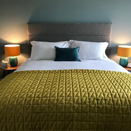 Stones Luxury B&B With Hot Tub And Self-Contained Rooms-2