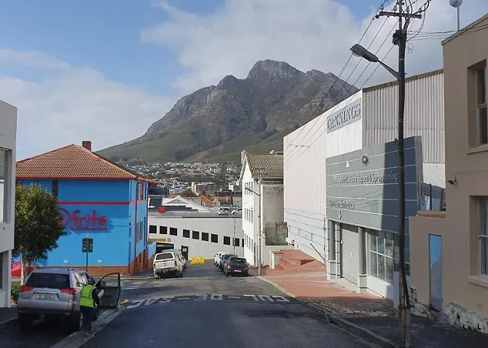 Helpful Lodge Cape Town