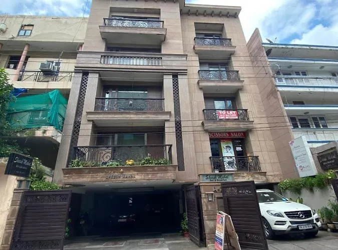 Sheesh Mahal Bed & Breakfast New Delhi