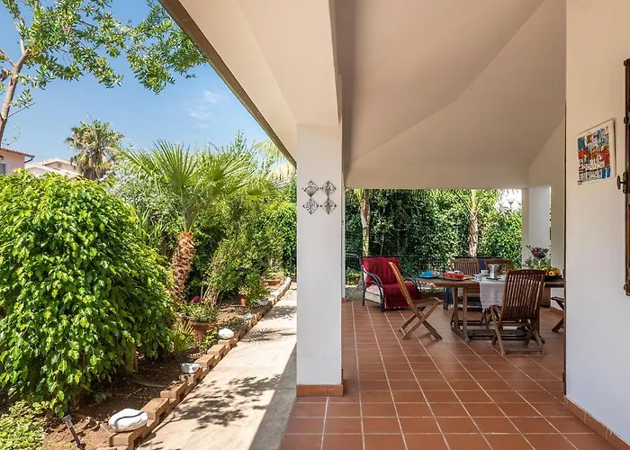 Bed and Breakfast Il Giardino dell'Arte Capoterra