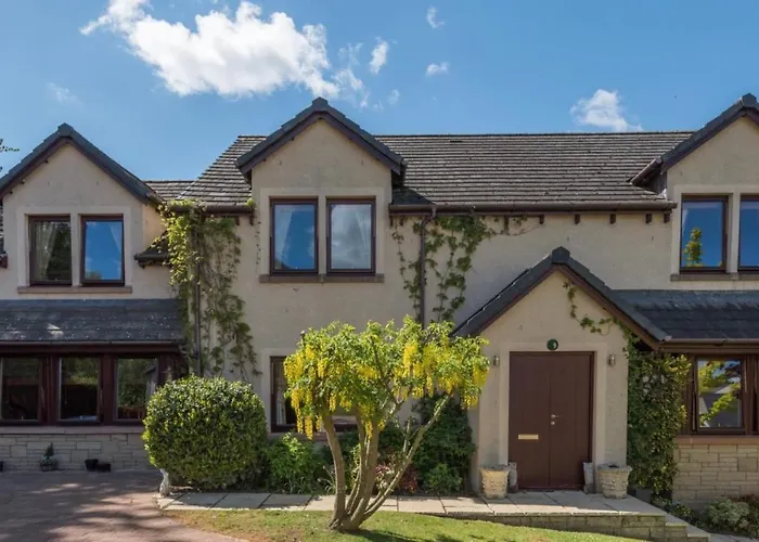 Tranquil Accommodation In A Great Location. Lanark