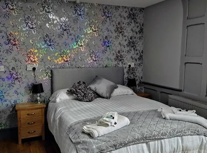 The Edinburgh Castle Hotel Holyhead