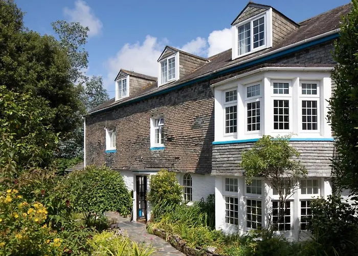 Pendennis Lodge Falmouth