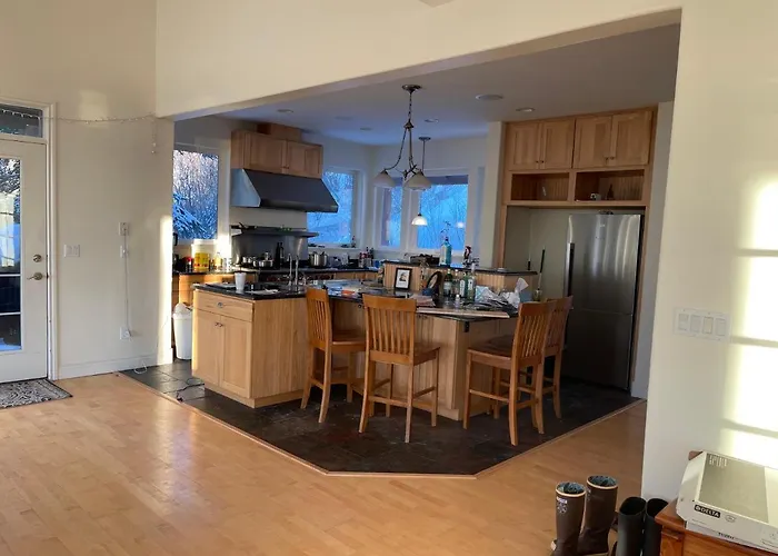Frenchy'S Adventure Bed And Breakfast Anchorage