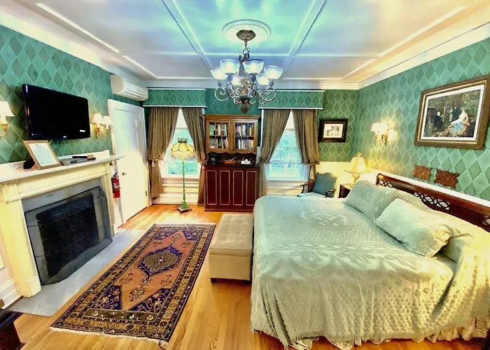 The Melange Inn Hendersonville