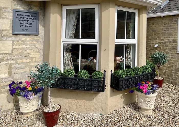 Apsley Villa Guest House. Cirencester