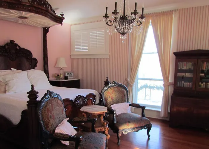 Steel Magnolia House Natchitoches