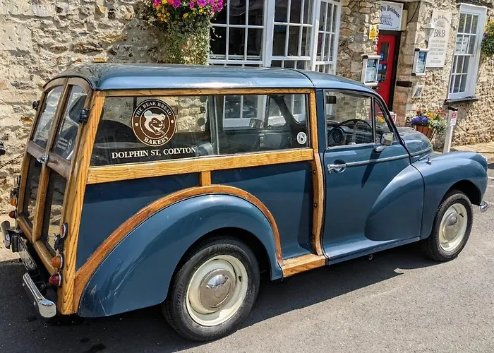 The Bear Bread Bakery: Boutique En-Suite with Bakery Breakfast in Colyton