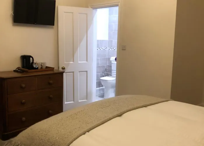 The Old Lodge Guest House Lincoln