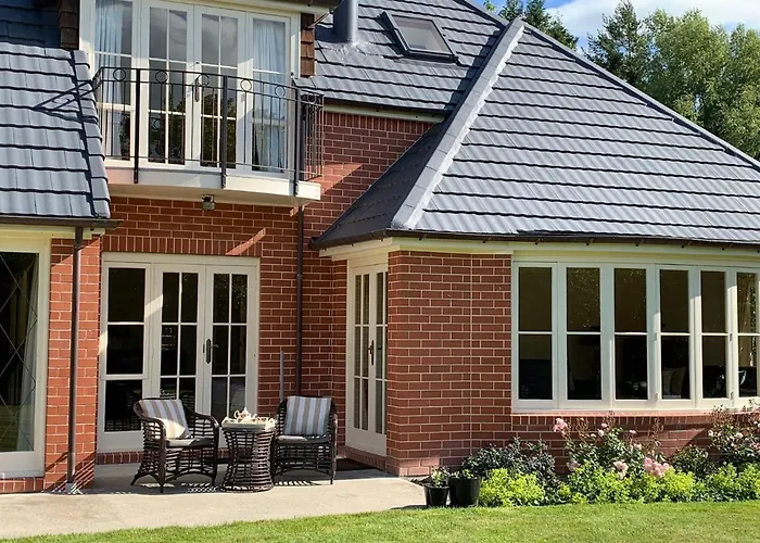 Pin Oaks Luxury Bed & Breakfast