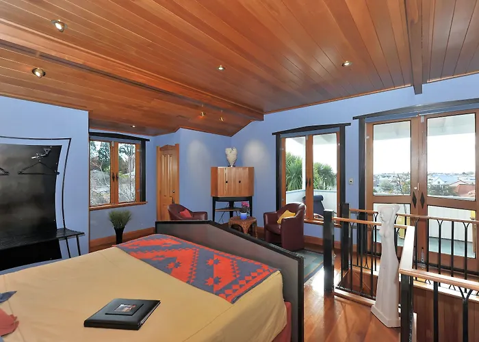 Shelbourne Villa Nelson