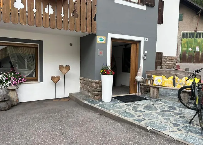 Bed and Breakfast Garni Monika Canazei