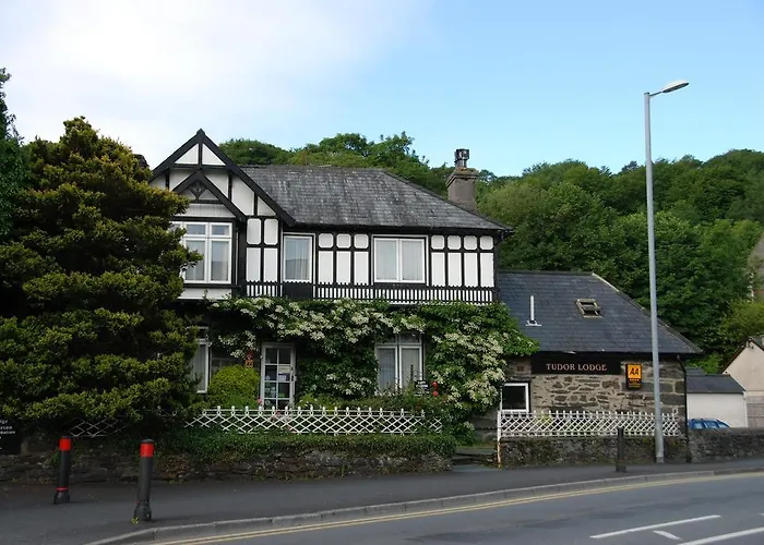 Tudor Lodge Porthmadog