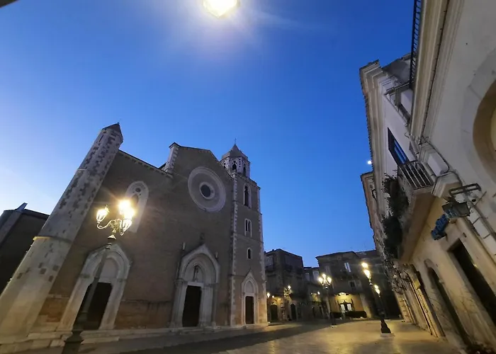 Anna E Augusto B&B --Embrace The World--4-Minute Walk From The Old Town丨authentic Local Experience丨english-Speaking Staff And Wi-Fi - Free Shuttle To The Station Lucera