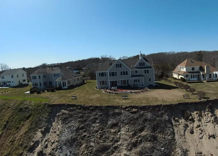 Inn 38 Oak Bluff Circle Plymouth