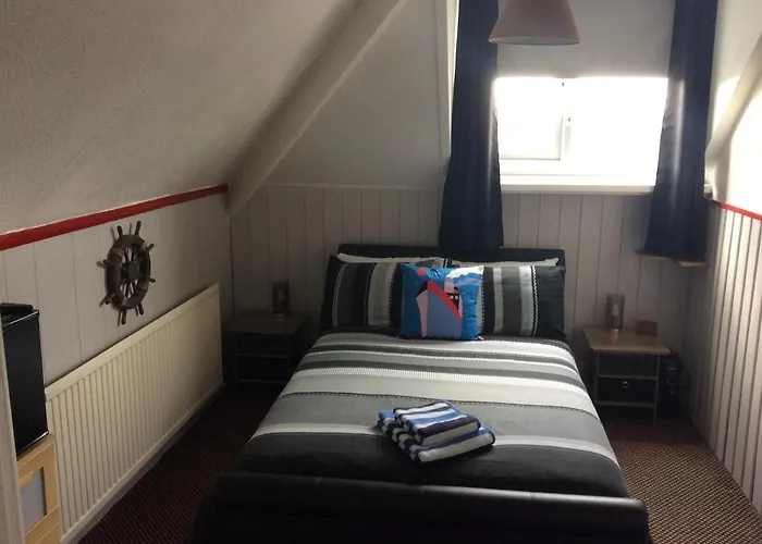 Snowdon House Single Rooms For Solo Travellers Rhyl