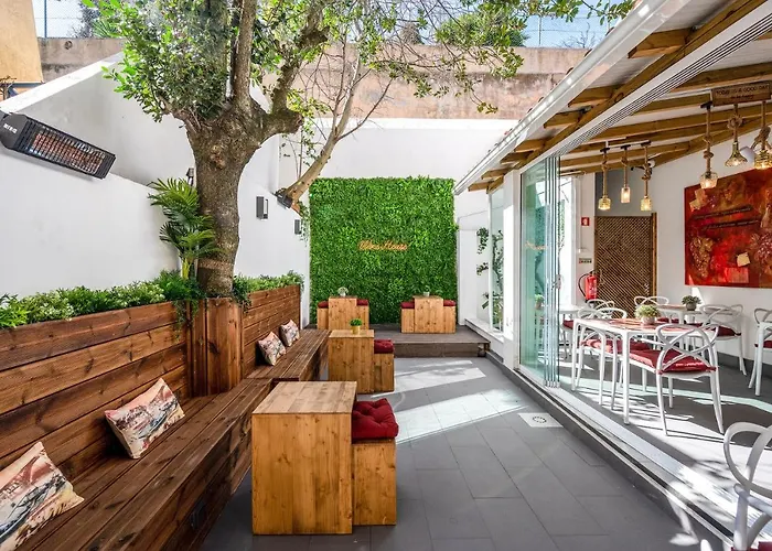 Lisbon Wine House - Rooms & Suites