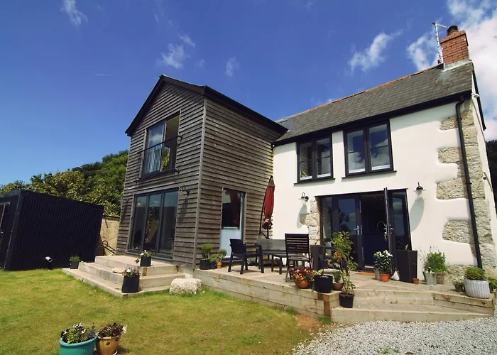 Luxurious Property Set In The Heart Of Cornwall With Breathtaking Views -Rhubarb Cottage Helston