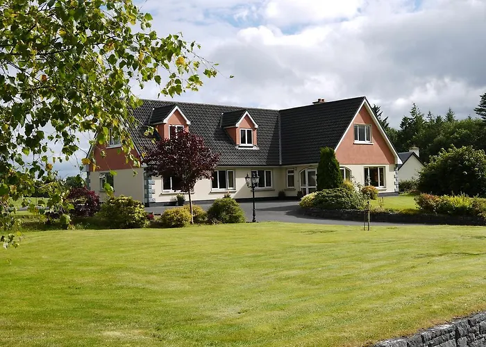 Nymphsfield House Bed & Breakfast Cong