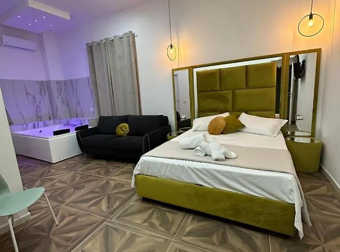 San Ferdinando Suite Room Naples