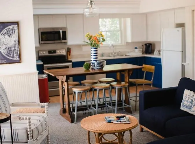 Chapman House Aparthotel Put-in-Bay
