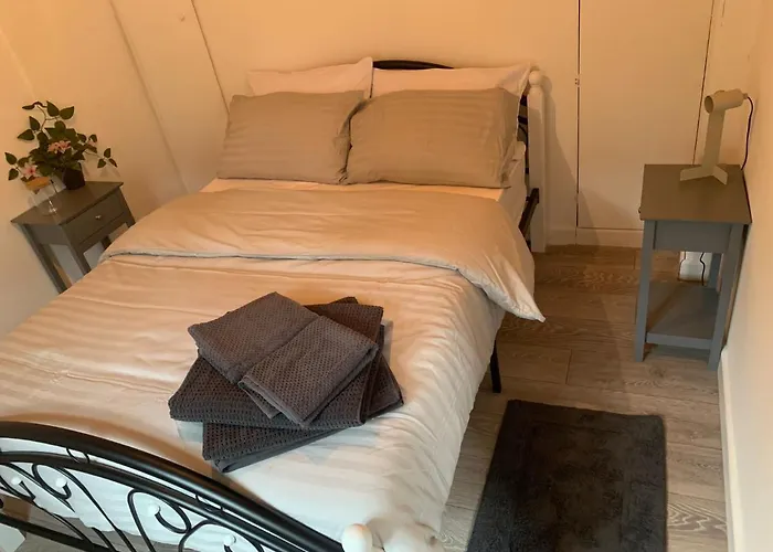 Alpha House Bed & Breakfast London