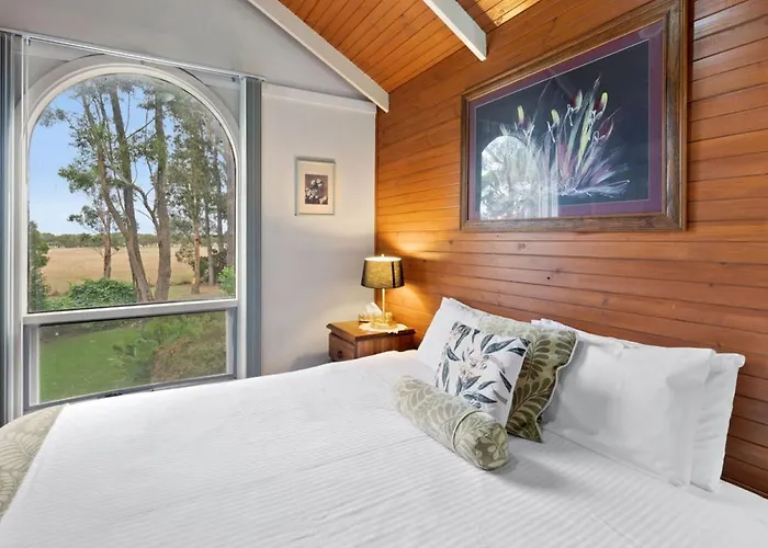 Clarendon Chalets Yahl