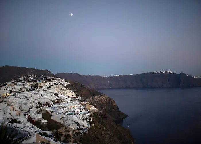 Armonoia Suites Santorini