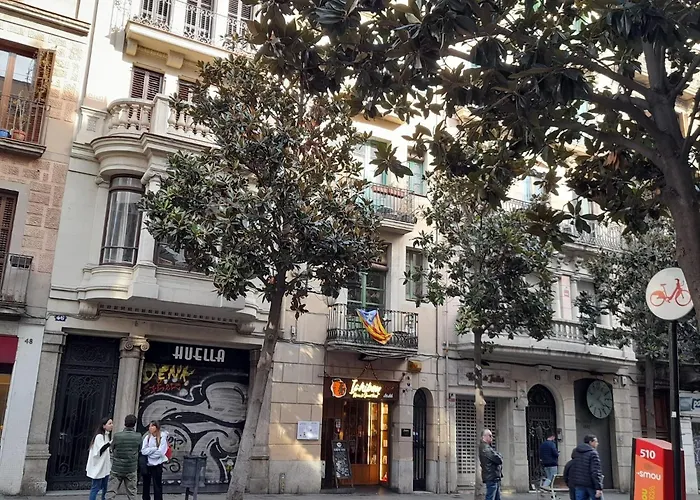 La Casa De Laura Nisia B&B Barcelona