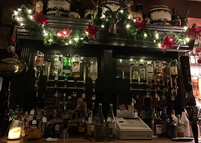 Bed and BreakfastRheolau Arms