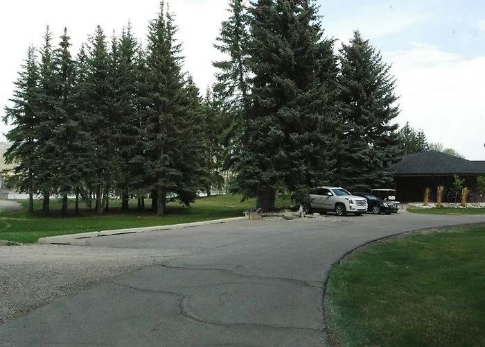 Roundhouse Grotto Bed & Breakfast Calgary