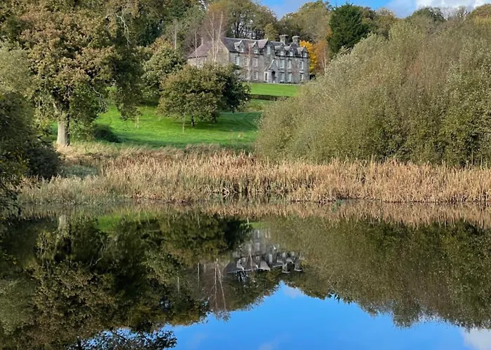 Noyadd Trefawr Bed & Breakfast Pont Hirwaun