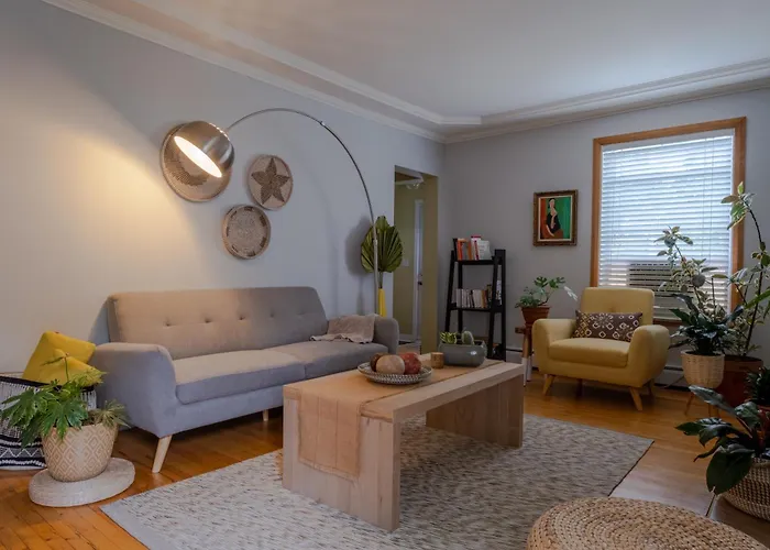 Au Coq Du Bonheur Bed & Breakfast Magog