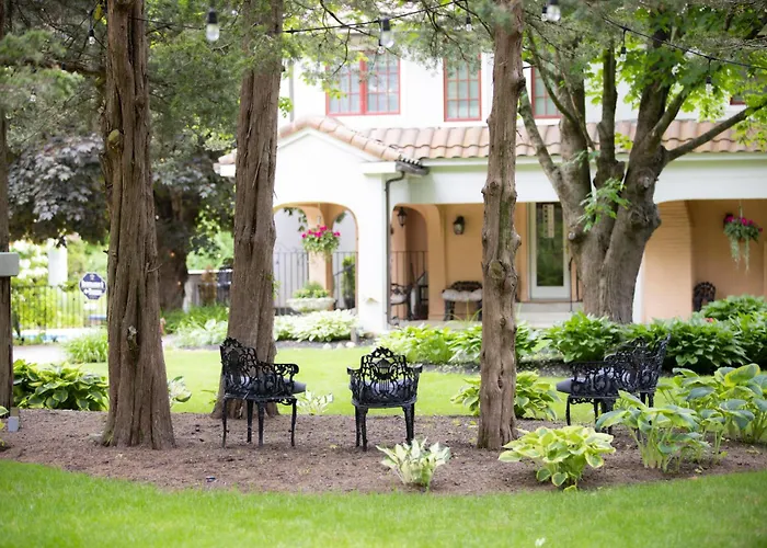 The Villa Bed And Breakfast Westerly