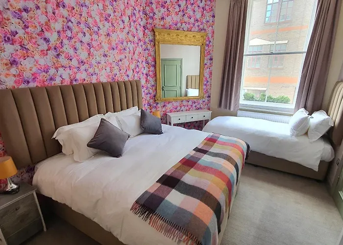 The Griffin Belle Hotel Vauxhall London