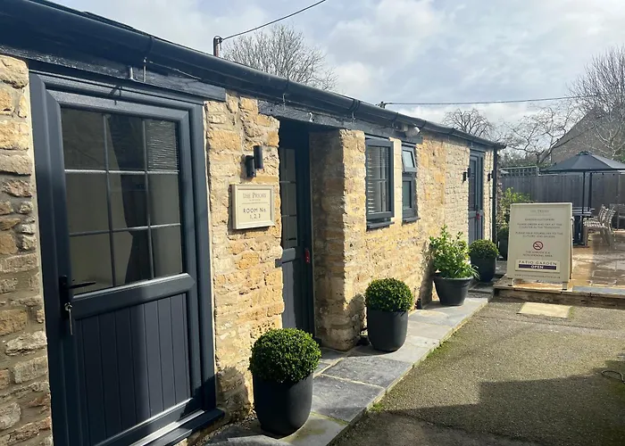 Bed and BreakfastPriory Tearooms Burford With Rooms