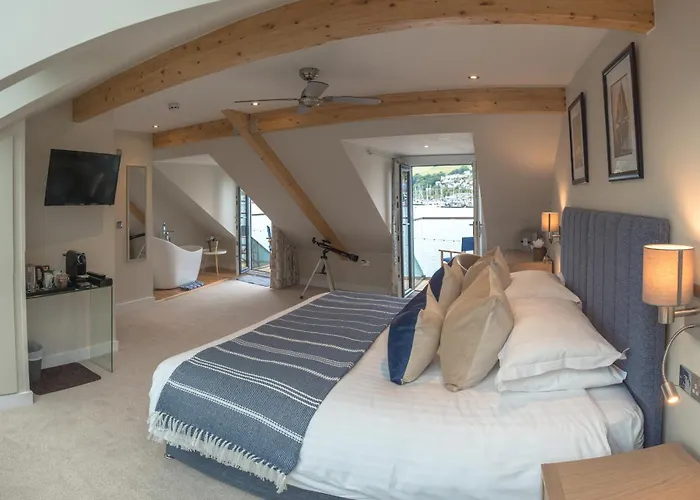 Waterfront House Bed & Breakfast Dartmouth