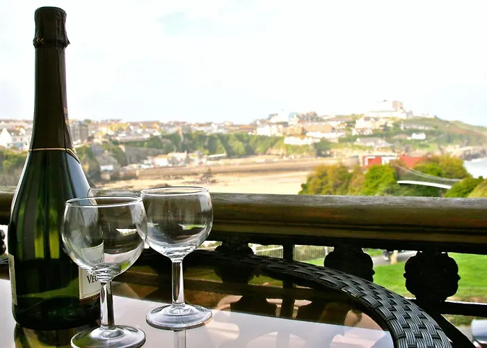 Lazy Waves Bed & Breakfast Newquay 