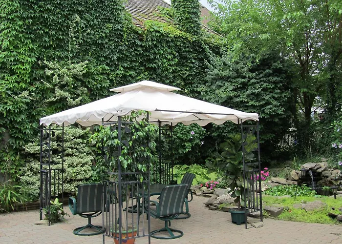 Bedham Hall B&B Niagara Falls