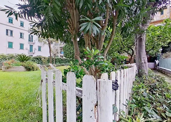 Il Giardino Di Vico Neve Bed & Breakfast Naples