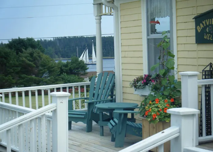Bayview Pines Country Inn B&B Mahone Bay