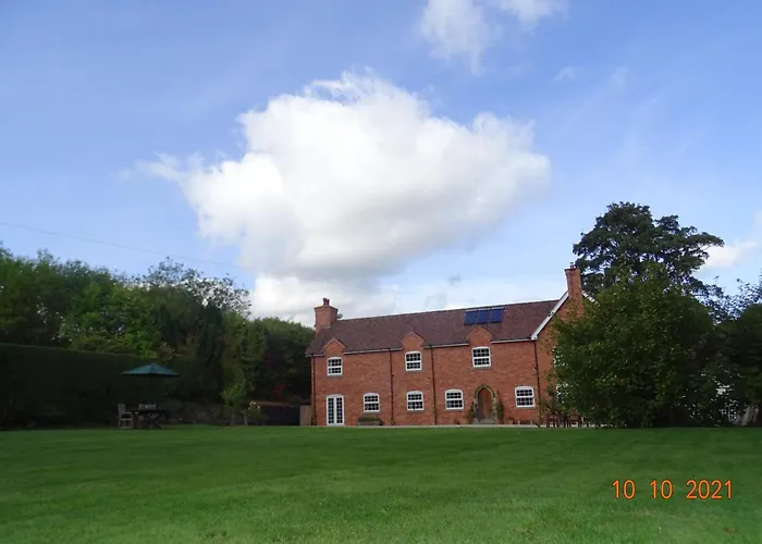 Bed and BreakfastOld Coach House