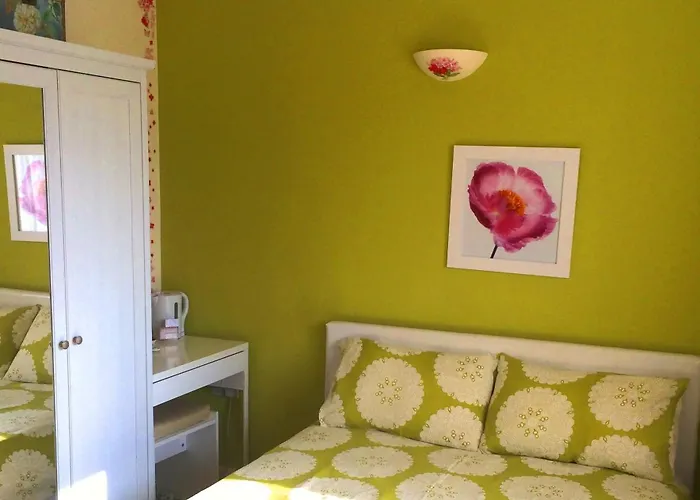 Rowan Park Lodge London