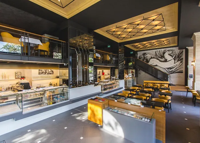 Anabelle Bed And Budapest