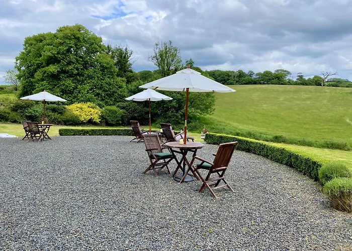 Bed and BreakfastCostislost House