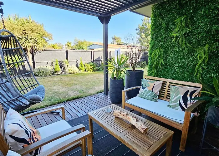 Golden Pearl Villa Christchurch